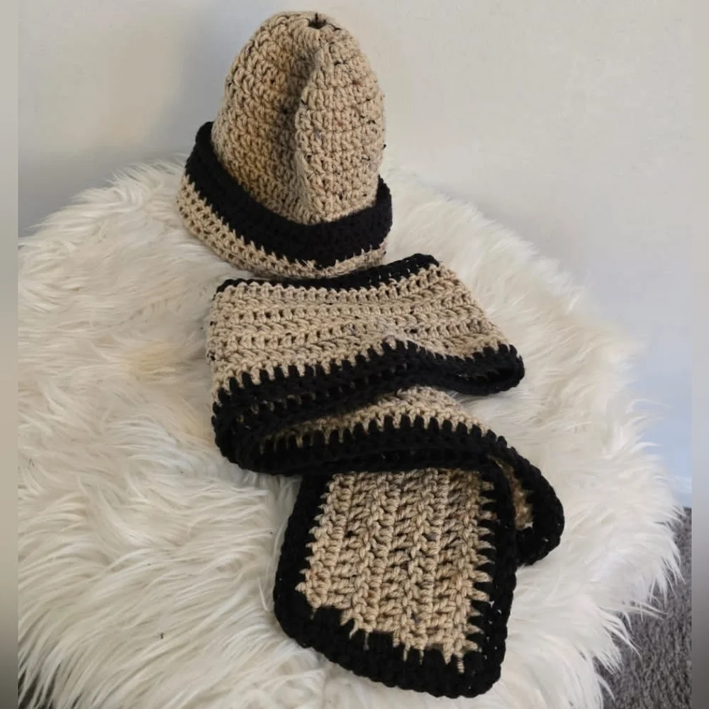 Hand Knitted Tan And Black Hat And Scarf🌴